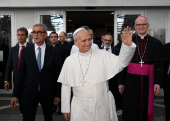 El Papa León XIV recibe el alta médica en el hospital Gemelli tras una exitosa intervención quirúrgica