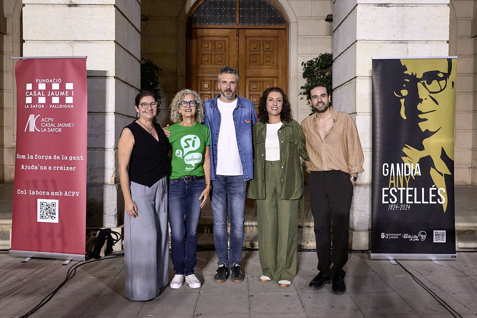 La Plaça Major de Gandia acoge la XVII Festa/Sopar Estellés a la lengua catalana 3 HUwJoCqWoAAb74i