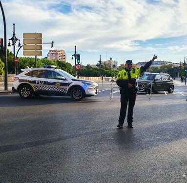 El medio maratón y un descarrilamiento en el tranvia colapsan la movilidad en Valéncia 1 El medio maratón y un descarrilamiento en el tranvia colapsan la movilidad en Valéncia