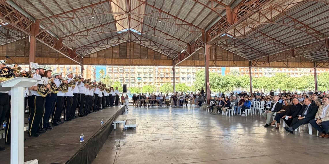 XIV Certamen de Bandas de Música y de Cornetas y Tambores: Entre el éxito musical y la crítica a la opacidad informativa 1 XIV Certamen de Bandas de Música y de Cornetas y Tambores: Entre el éxito musical y la crítica a la opacidad informativa