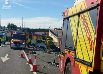 Dos muertos y tres heridos en un trágico accidente con tres vehículos implicados en la N-340 a su paso por Villarreal