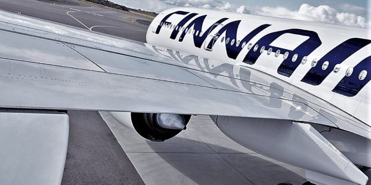 Finnair reconoce que el combustible caro encarece los billetes de avión mientras consolida su ruta entre Valencia y Helsinki 1 L 101223 finnair reconoce que el queroseno caro ya repercute en el precio de los bil