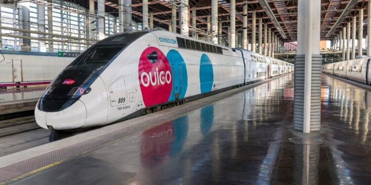La huelga de maquinistas de Ouigo sigue convocada: seis jornadas de paros amenazan los trenes de alta velocidad de Valencia y Alicante 1 L 163119 semaf pide a transportes que no fije servicios minimos para la huelga de Ouigo