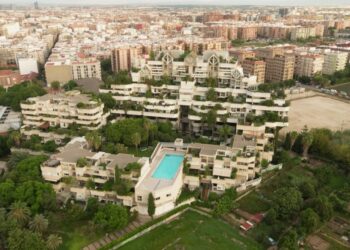 Benimaclet afronta una transformación urbanística con Benimaclet afronta una transformación urbanística con 1.345 viviendas 14 La Comision de Urbanismo da luz verde al PAI de Benimaclet que contempla construccion de 1.345 viviendas