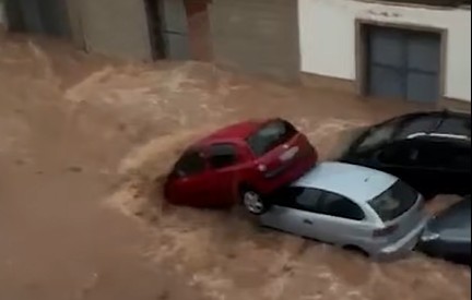 El temporal descarga más de 150 l/m² durante la tarde y pone en enredo al interior de Castellón y Valencia