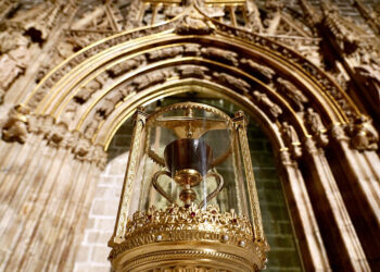 Valencia clausura el III Año Jubilar del Santo Cáliz con la Custodia de la Catedral en la plaza de la Virgen 14 Valencia clausura el III Año Jubilar del Santo Cáliz con la Custodia de la Catedral en la plaza de la Virgen