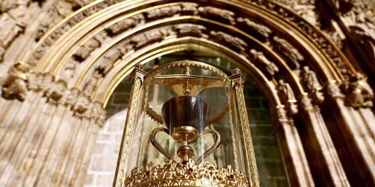 Valencia clausura el III Año Jubilar del Santo Cáliz con la Custodia de la Catedral en la plaza de la Virgen