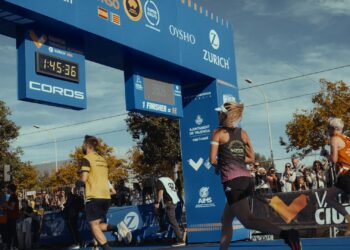 La solidaridad marca el ritmo en Valéncia: Músicos por la Salud alcanza los 52.308 euros en el Medio Maratón 2026