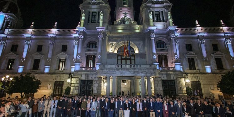 Minuto de silencio en Valencia por el accidente de Urda 1 Minuto de silencio en Valencia por el accidente de Urda
