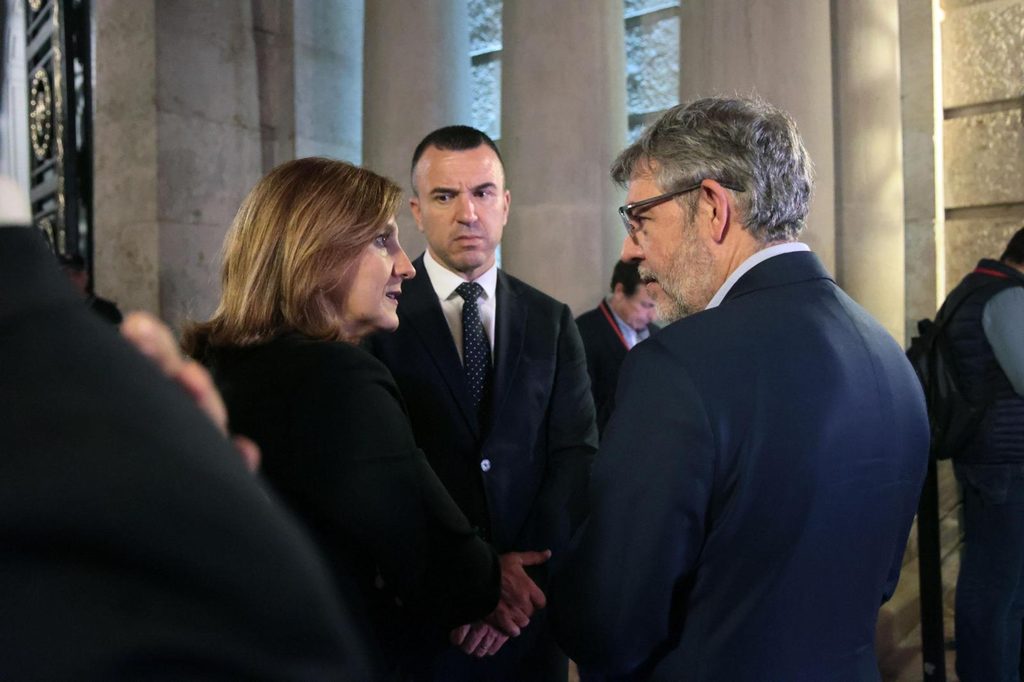 Minuto de silencio en Valencia por el accidente de Urda 5 Valencia guarda silencio por las victimas del tren de Toledo 2