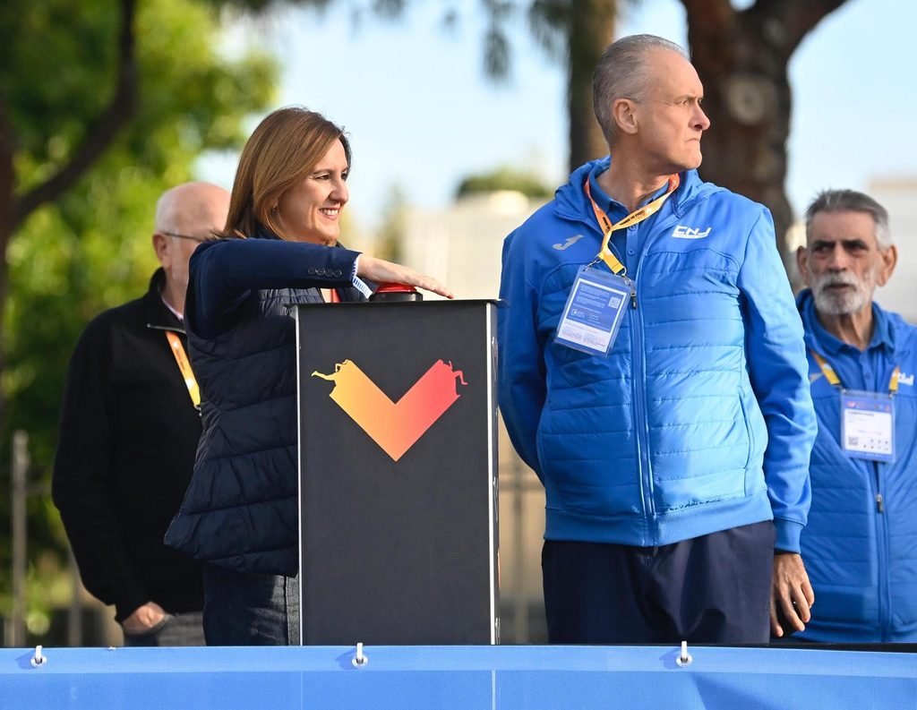 Doblete histórico en el Medio Maratón de Valencia: Kwizera y Laura Luengo baten los récords de España 7 Valencia hace historia en el Medio Maraton 2026 10