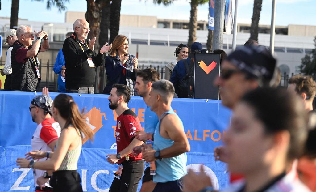 Doblete histórico en el Medio Maratón de Valencia: Kwizera y Laura Luengo baten los récords de España 9 Valencia hace historia en el Medio Maraton 2026 12