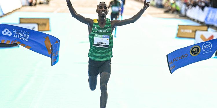 Doblete histórico en el Medio Maratón de Valencia: Kwizera y Laura Luengo baten los récords de España 1 Doblete histórico en el Medio Maratón de Valencia: Kwizera y Laura Luengo baten los récords de España