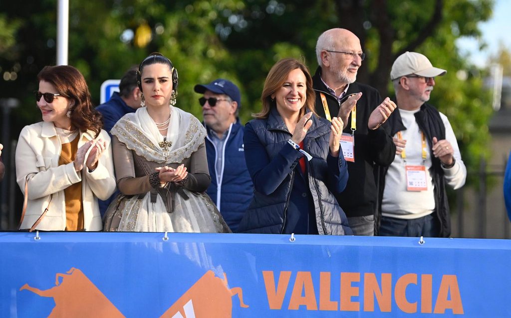 Doblete histórico en el Medio Maratón de Valencia: Kwizera y Laura Luengo baten los récords de España 13 Valencia hace historia en el Medio Maraton 2026 6