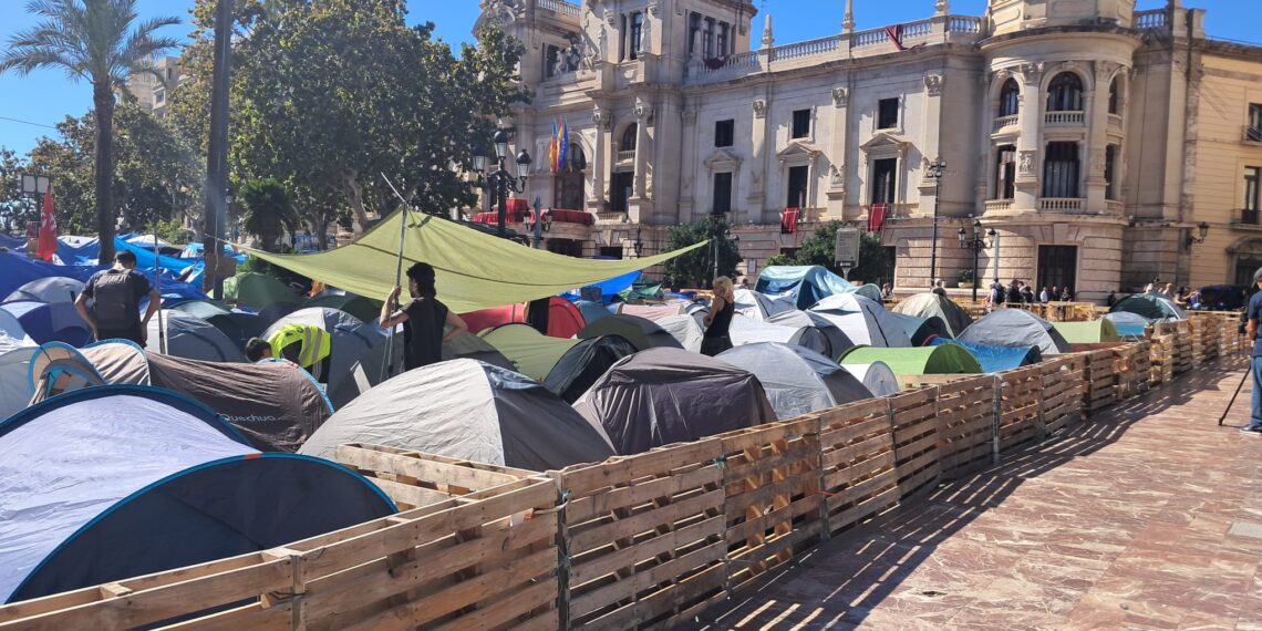 El secuestro ideológico del 9 d’Octubre: La pasividad de Catalá fuerza un cambio en la Procesión Cívica