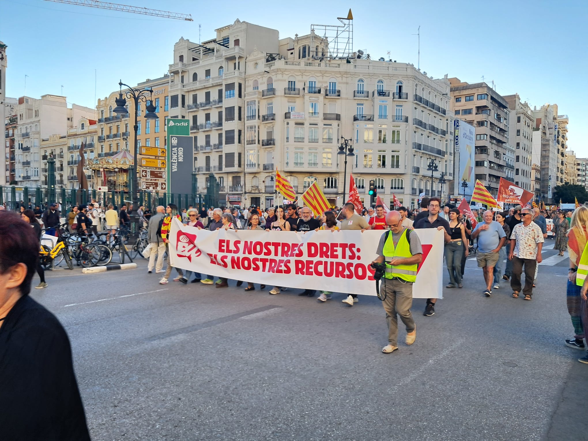 El catalanismo más radical se fractura en dos marchas paralelas con escasa convocatoria 12 WhatsApp Image 2026 10 09 at 21.47.052