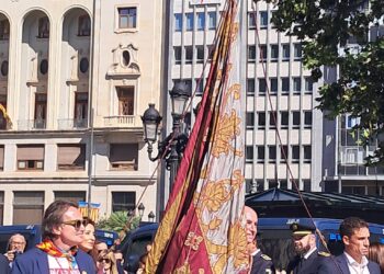 Provocación y falta de respeto institucional: Grezzi convierte la Processó Cívica en un circo ideológico ante la pasividad de Catalá