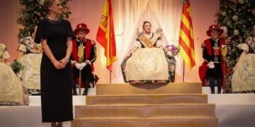 Amparo Taberner es exaltada como Fallera Mayor de Torrent 2027 en una gala dedicada a las raíces de la ciudad