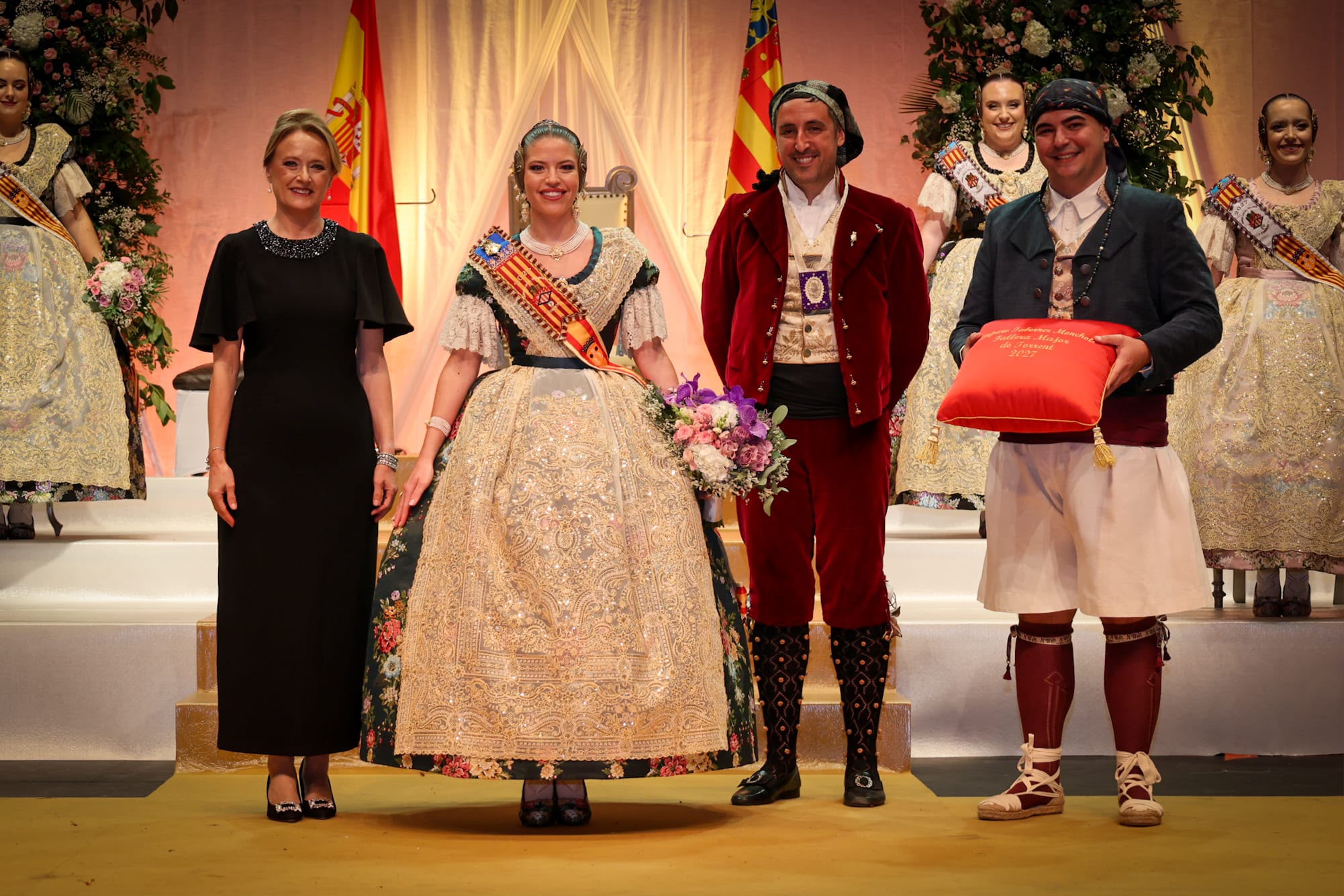 Amparo Taberner es exaltada como Fallera Mayor de Torrent 2027 en una gala dedicada a las raíces de la ciudad 2 WhatsApp Image 2026 10 24 at 21.39.051