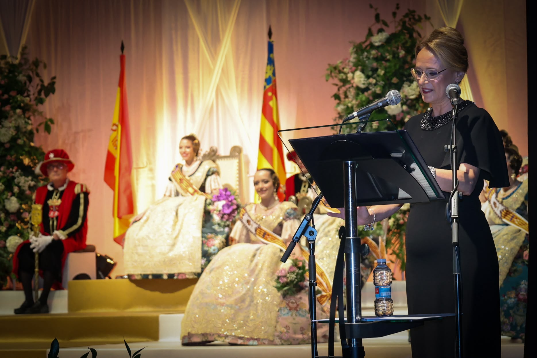 Amparo Taberner es exaltada como Fallera Mayor de Torrent 2027 en una gala dedicada a las raíces de la ciudad 4 WhatsApp Image 2026 10 24 at 21.39.06