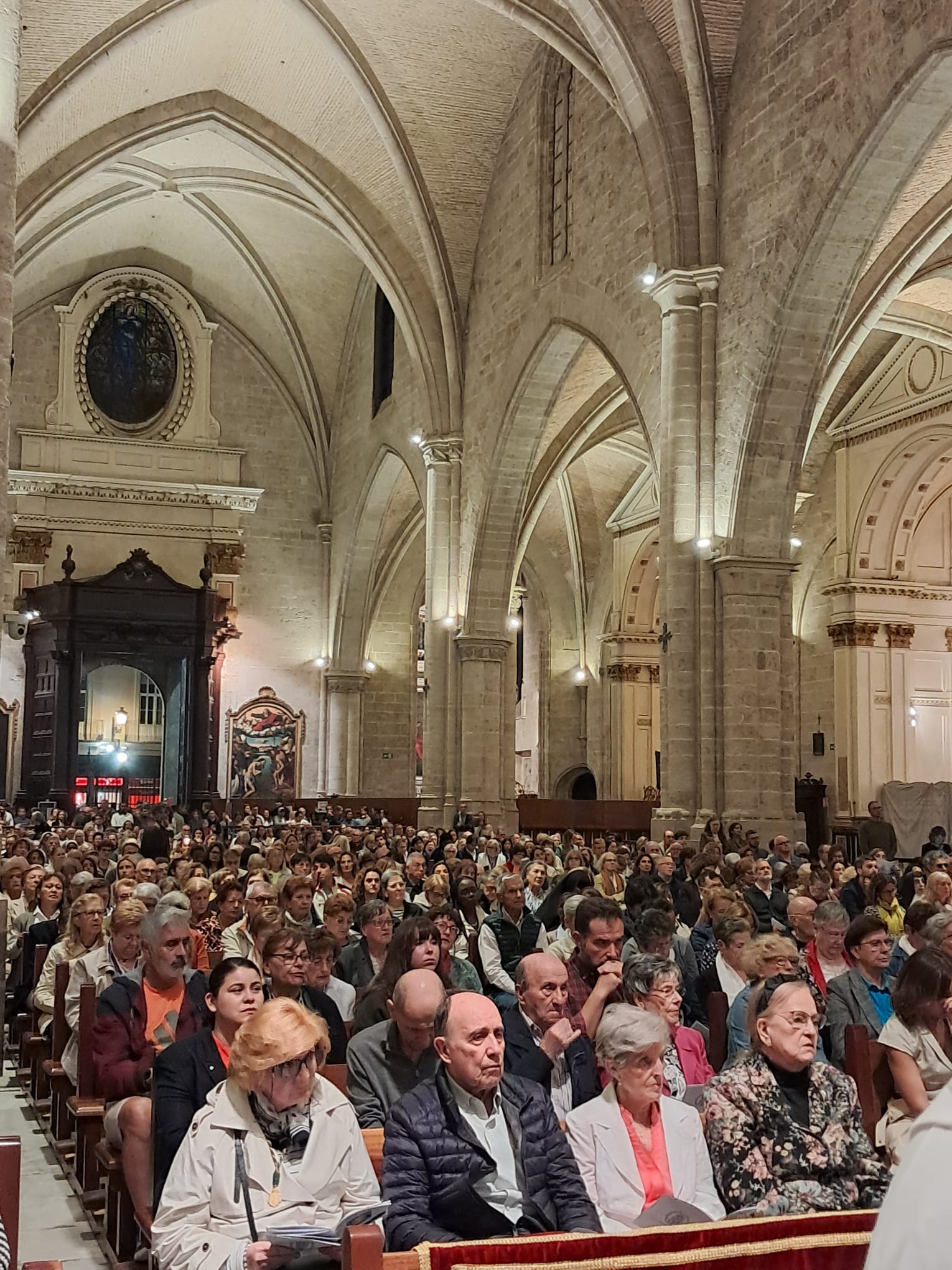 Valencia se vuelca en una multitudinaria Eucaristía y Vigilia Extraordinaria ante la clausura del Año Jubilar del Santo Cáliz 23 WhatsApp Image 2026 10 24 at 22.54.43