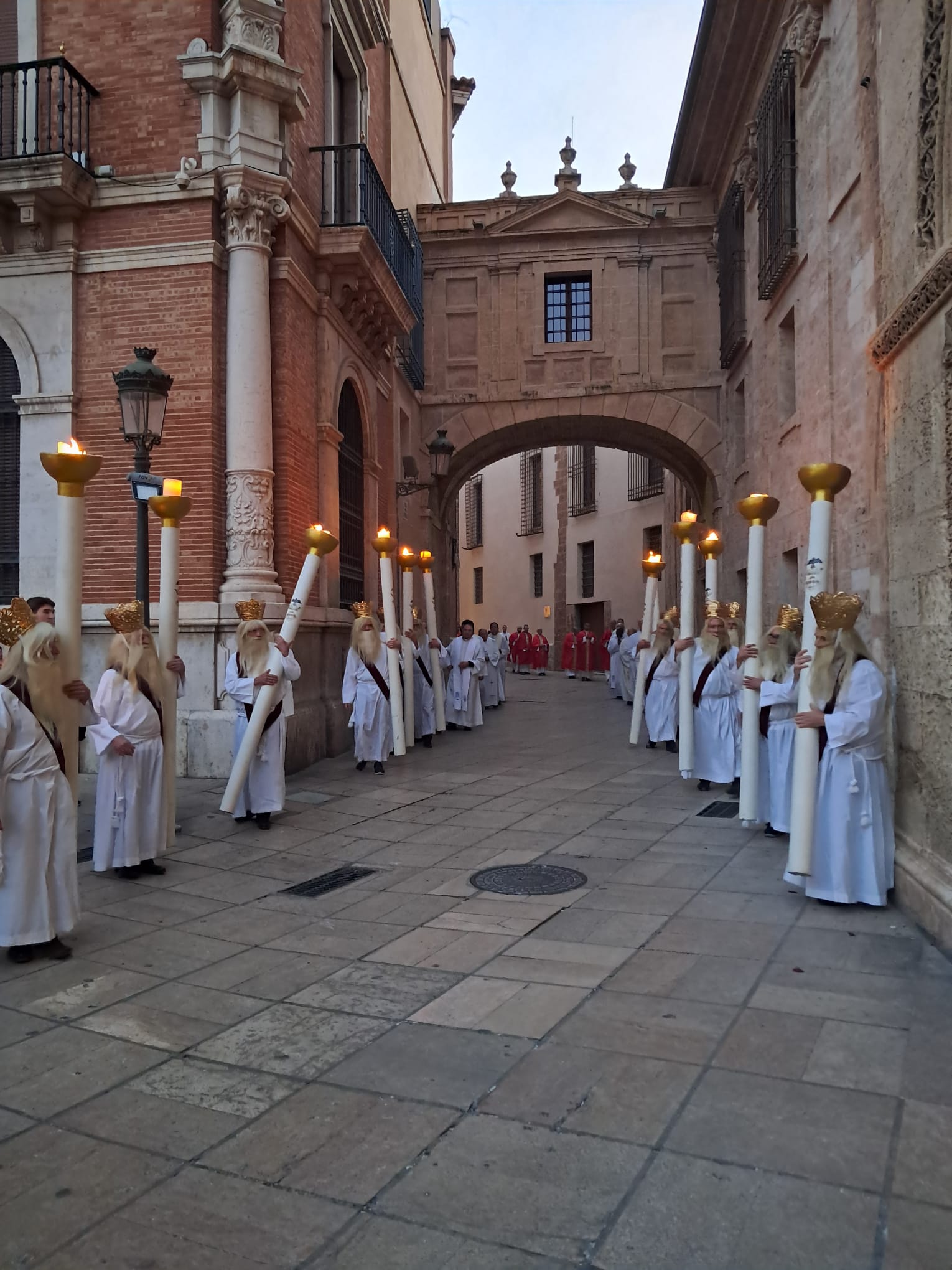 Valencia se vuelca en una multitudinaria Eucaristía y Vigilia Extraordinaria ante la clausura del Año Jubilar del Santo Cáliz 19 WhatsApp Image 2026 10 24 at 22.54.54