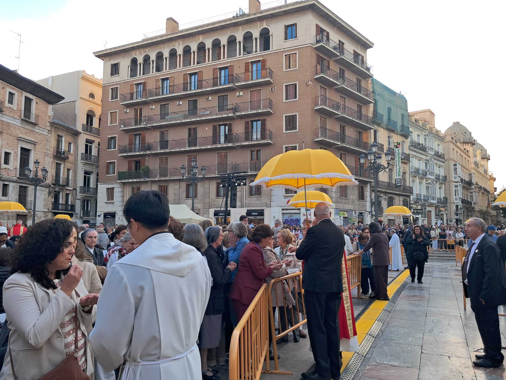 Valencia se vuelca en una multitudinaria Eucaristía y Vigilia Extraordinaria ante la clausura del Año Jubilar del Santo Cáliz 2 WhatsApp Image 2026 10 24 at 22.54.562