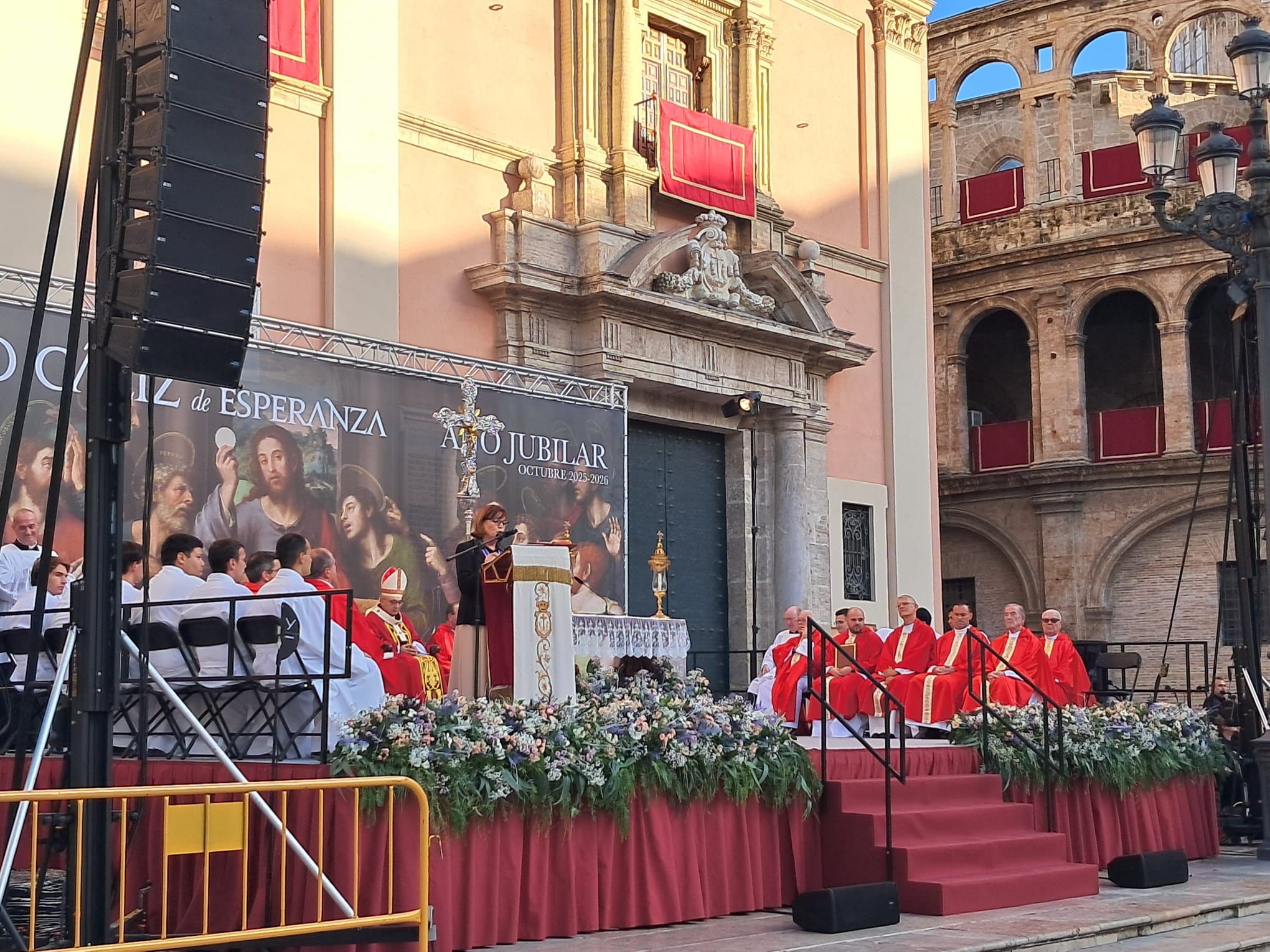 Valencia se vuelca en una multitudinaria Eucaristía y Vigilia Extraordinaria ante la clausura del Año Jubilar del Santo Cáliz 8 WhatsApp Image 2026 10 24 at 22.54.58