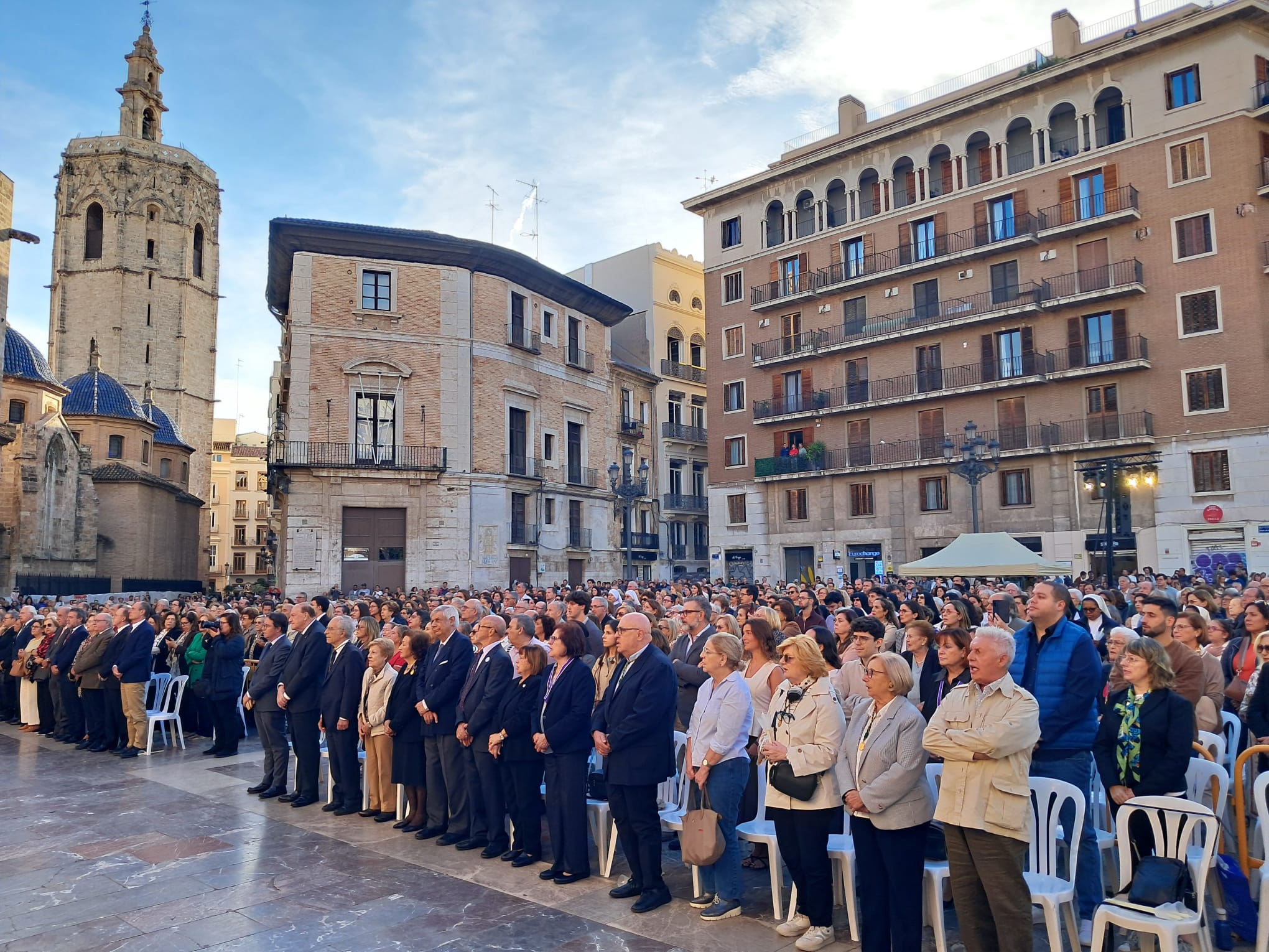 Valencia se vuelca en una multitudinaria Eucaristía y Vigilia Extraordinaria ante la clausura del Año Jubilar del Santo Cáliz 9 WhatsApp Image 2026 10 24 at 22.54.581