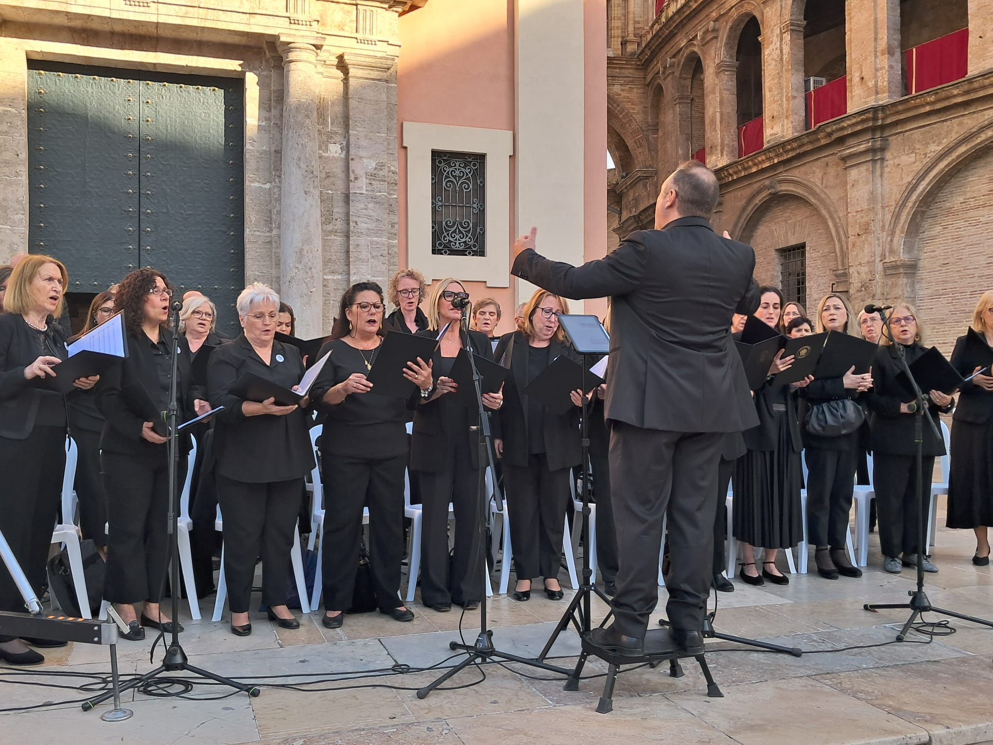 Valencia se vuelca en una multitudinaria Eucaristía y Vigilia Extraordinaria ante la clausura del Año Jubilar del Santo Cáliz 10 WhatsApp Image 2026 10 24 at 22.54.582