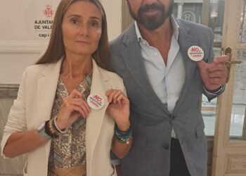 Vox expulsa de sus filas a Juanma Badenas y Cecilia Herrero en medio del acuerdo electoral con el PP 19 Vox expulsa de sus filas a Juanma Badenas y Cecilia Herrero en medio del acuerdo electoral con el PP