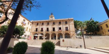 Dénia paraliza las clases y el comercio ambulante tras decretarse la alerta roja meteorológica