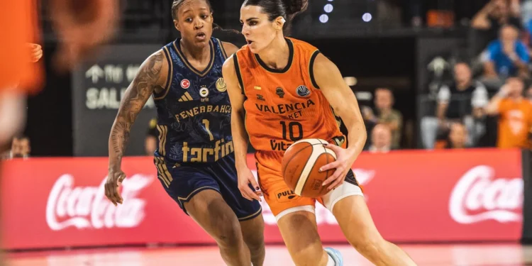 El Valencia Basket cae ante el Fenerbahçe (69-88) en un duro estreno de Euroliga en el Roig Arena 1 b05a834d 2fb2 4432 8c31 0cb2a3941c77 16 9 aspect ratio 1600w 1009049