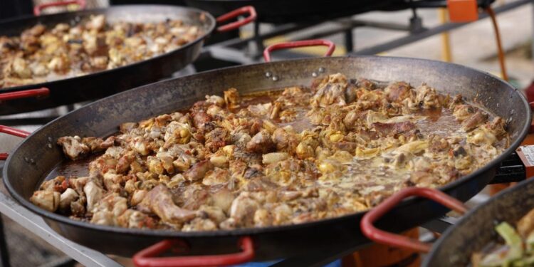 Cullera prepara 20.000 raciones de arroz para un fin de semana de gastronomía, talleres y conciertos 1 bienal cullera 1 Mediana