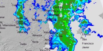 La CV afronta horas clave tras registrar un centenar de incidentes por un virulento temporal de lluvia y tormentas