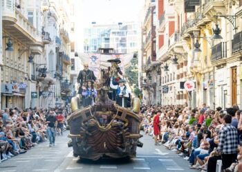 La Entrada de Moros y Cristianos reencuentra a Valéncia con su fiesta del 9 d'Octubre 14 La Entrada de Moros y Cristianos reencuentra a Valéncia con su fiesta del 9 d'Octubre