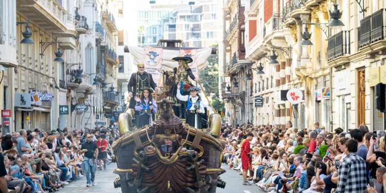 La Entrada de Moros y Cristianos reencuentra a Valéncia con su fiesta del 9 d'Octubre 1 La Entrada de Moros y Cristianos reencuentra a Valéncia con su fiesta del 9 d'Octubre