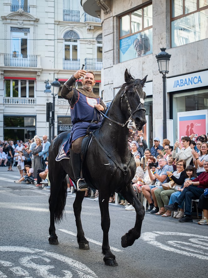 La Entrada de Moros y Cristianos reencuentra a Valéncia con su fiesta del 9 d'Octubre 2 entrada cristiana fevamic 9 octubre by vgutierrezVLC 8