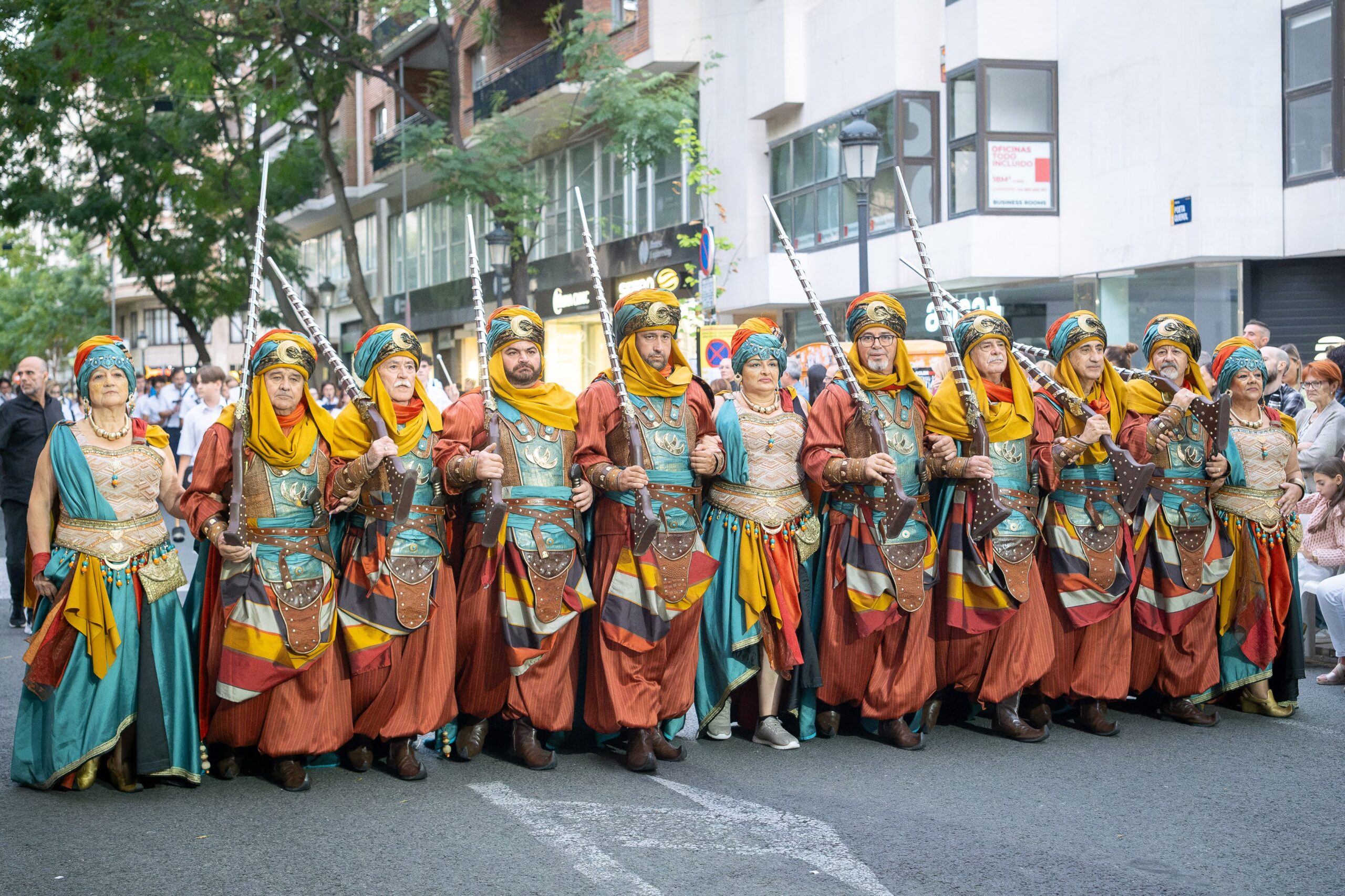 La Entrada de Moros y Cristianos reencuentra a Valéncia con su fiesta del 9 d'Octubre 23 entrada mora fevamic 9 octubre by vgutierrezVLC 114 scaled