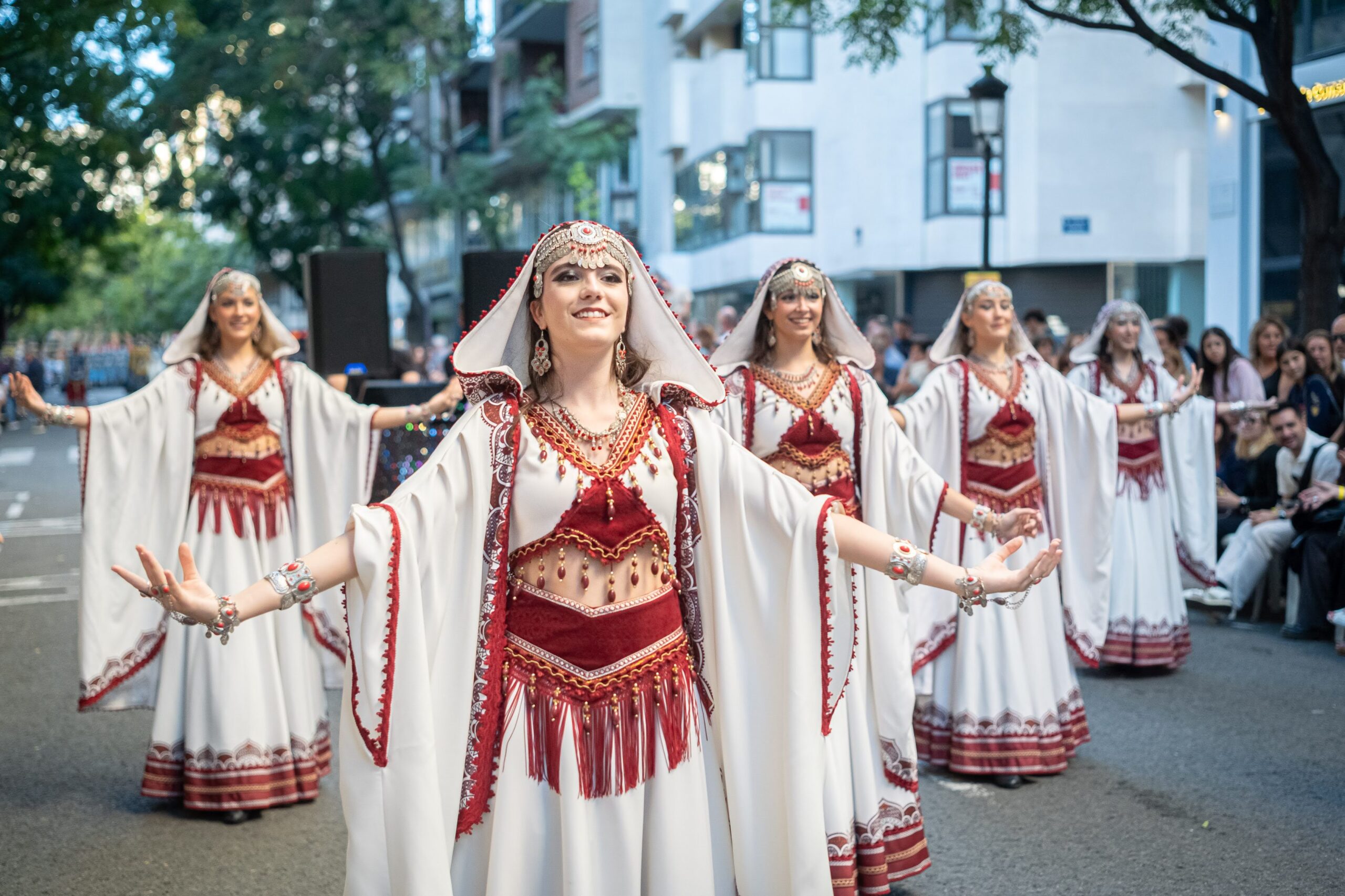 La Entrada de Moros y Cristianos reencuentra a Valéncia con su fiesta del 9 d'Octubre 16 entrada mora fevamic 9 octubre by vgutierrezVLC 17 scaled