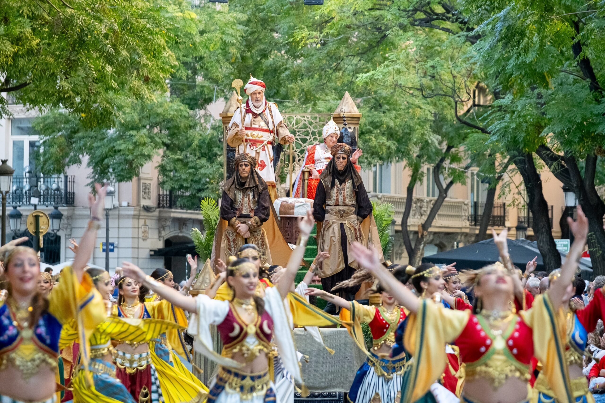 La Entrada de Moros y Cristianos reencuentra a Valéncia con su fiesta del 9 d'Octubre 18 entrada mora fevamic 9 octubre by vgutierrezVLC 25 scaled