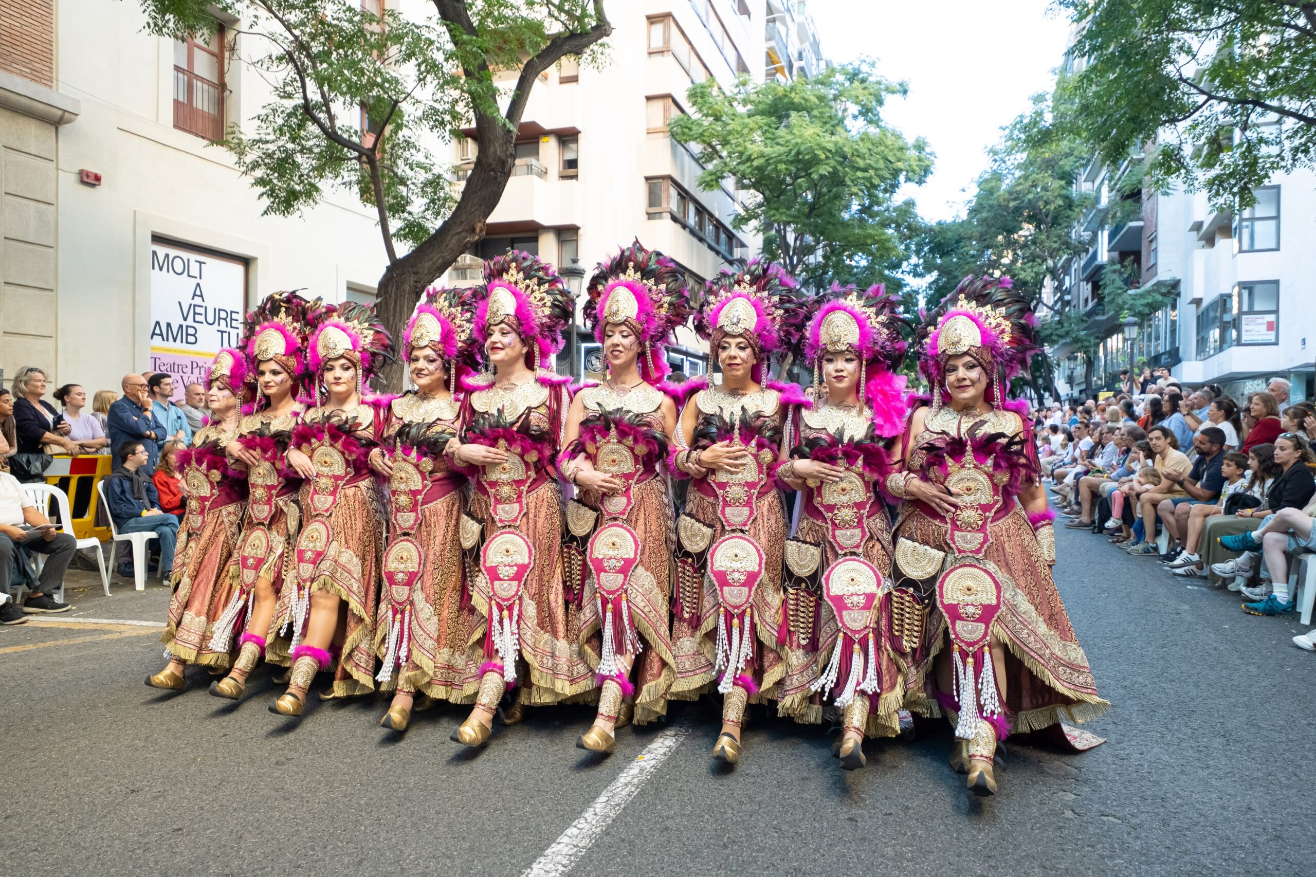La Entrada de Moros y Cristianos reencuentra a Valéncia con su fiesta del 9 d'Octubre 14 entrada mora fevamic 9 octubre by vgutierrezVLC 9 scaled