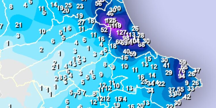 Alerta roja en La Safor por lluvias torrenciales de hasta 90 l/h y las primeras incidencias por inundaciones