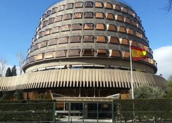 El Constitucional no levanta la suspensión del voto por la «ley de nietos»: qué implica su decisión
