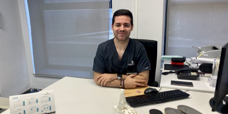 Los expertos recomiendan revisar la salud de los pies en otoño para prevenir lesiones, infecciones y alteraciones de la pisada