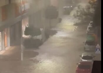 Las lluvias y tormentas causan una veintena de incidentes y obligan a cortar cinco carreteras en la Comunitat Valenciana