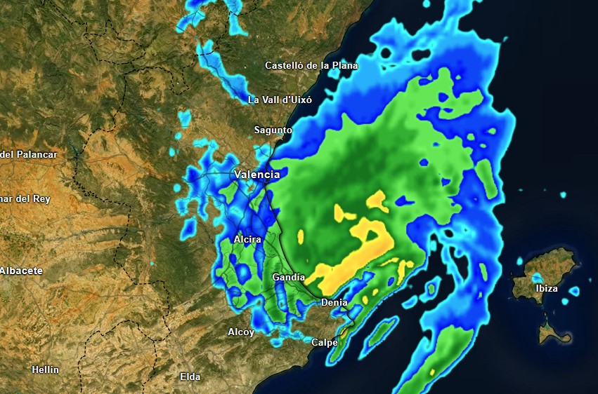 Más de 320 litros por metro cuadrado asfixian la Comunitat Valenciana y mantienen la alerta roja 2 nucleo tormentoso