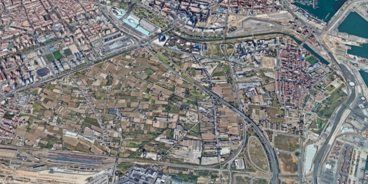 Los vecinos de Nazaret y La Punta siguen esperando respuestas del Ajuntament ante el riesgo de inundación 1 Los vecinos de Nazaret y La Punta siguen esperando respuestas del Ajuntament ante el riesgo de inundación
